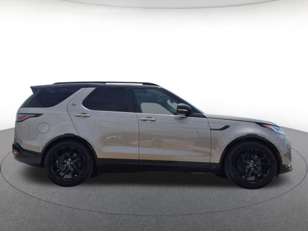 Certified 2025 Land Rover Discovery P360 Dynamic SE SUV