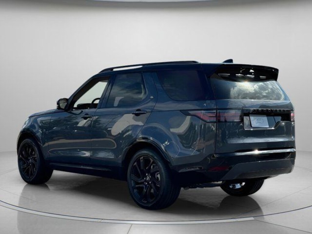 Used 2025 Land Rover Discovery P300 Dynamic SE SUV