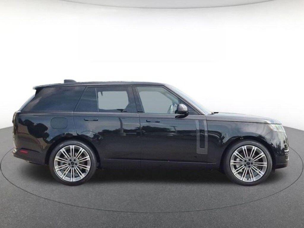 New 2026 Land Rover Range Rover SE SUV