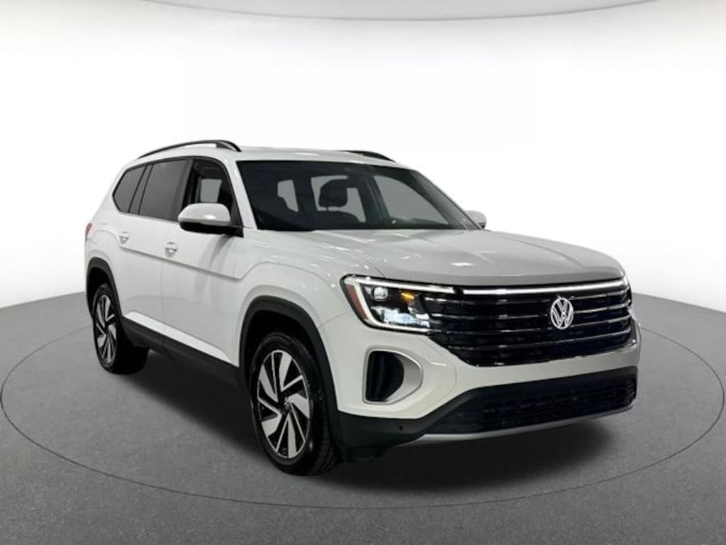 Used 2025 Volkswagen Atlas 2.0T SE w/Technology SUV