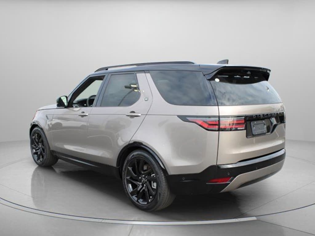 Used 2025 Land Rover Discovery P360 Dynamic SE SUV