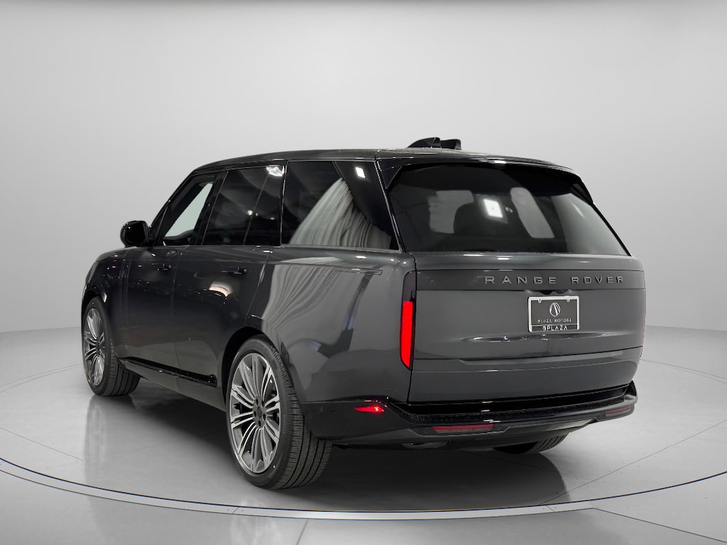 New 2026 Land Rover Range Rover SE P400 SE SWB