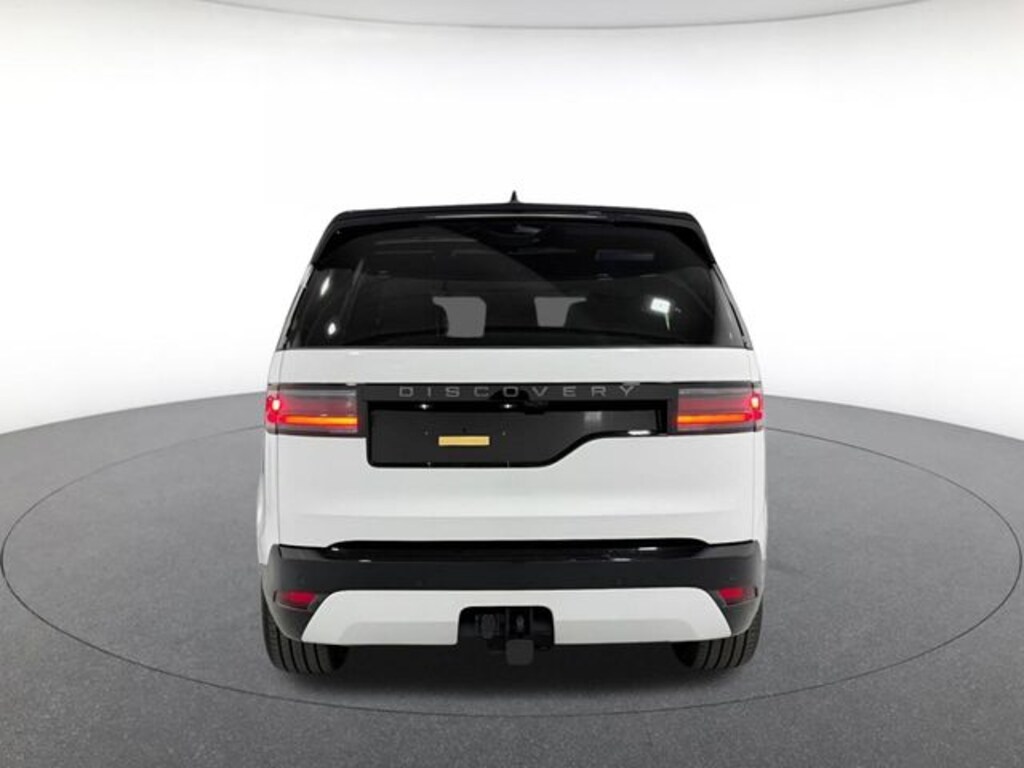 New 2026 Land Rover Discovery Dynamic SE SUV