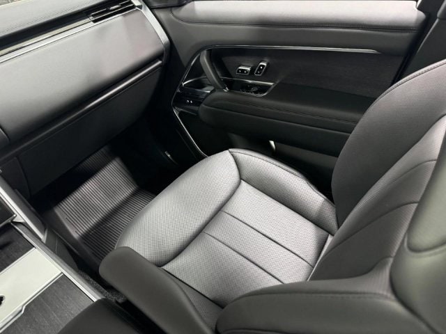 2026 Land Rover Range Rover SE - Photo 17