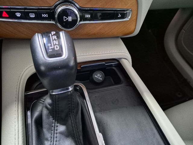 2021 Volvo XC90 Momentum - Photo 13