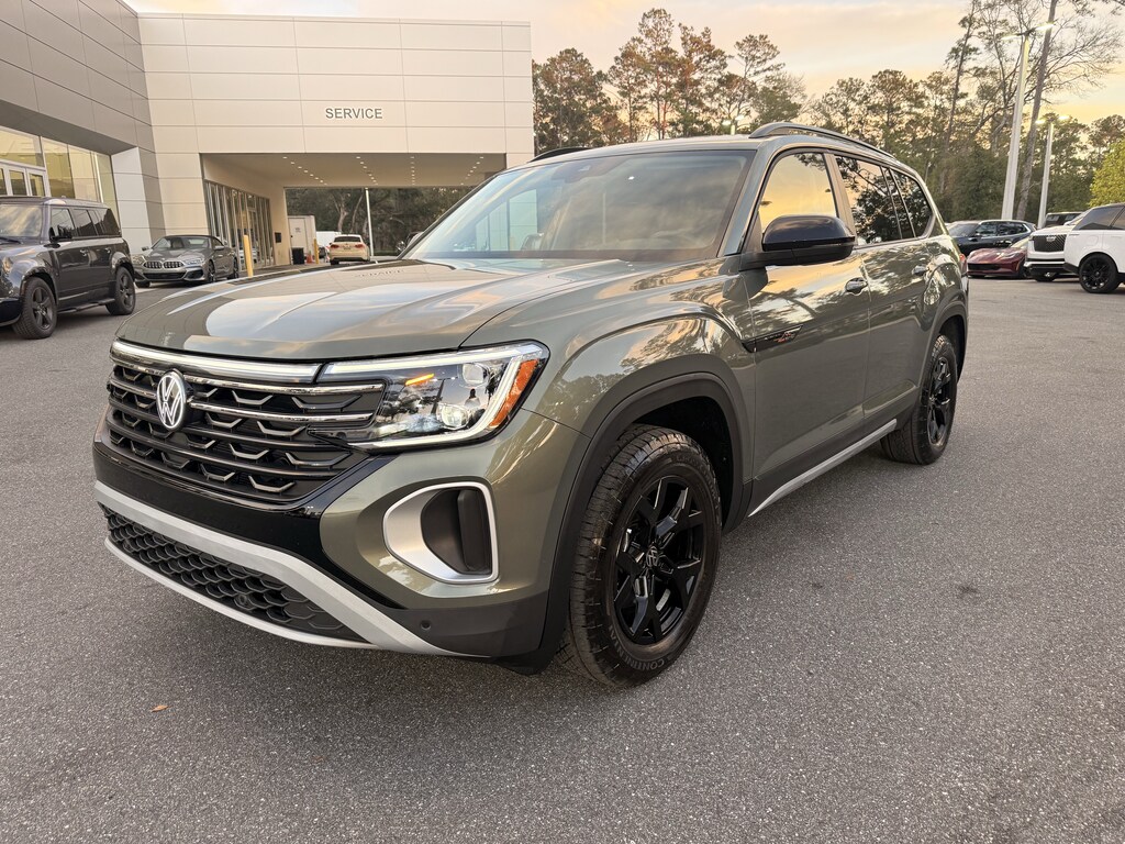 Used 2025 Volkswagen Atlas 2.0T Peak Edition SUV