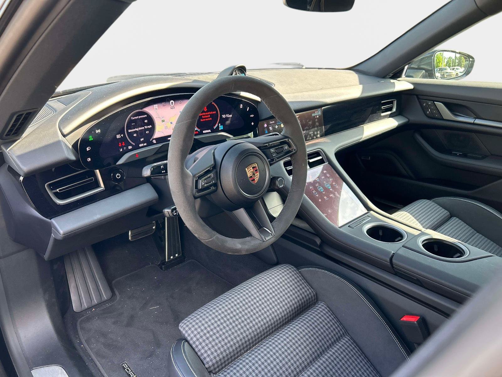 2025 Porsche Taycan Base - Photo 10