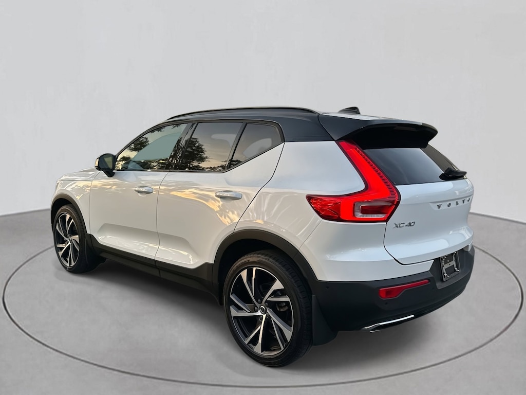 Used 2019 Volvo XC40 T5 R-Design SUV