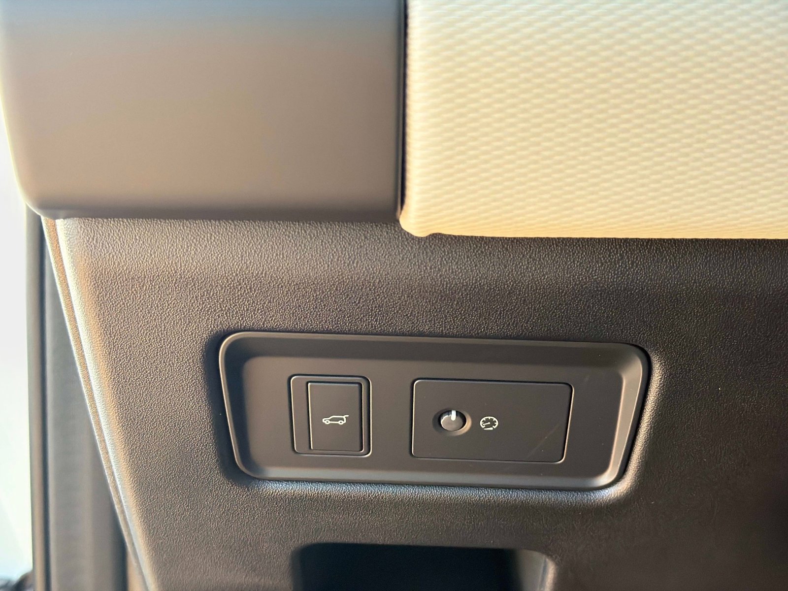 2026 Land Rover Discovery Dynamic SE - Photo 28