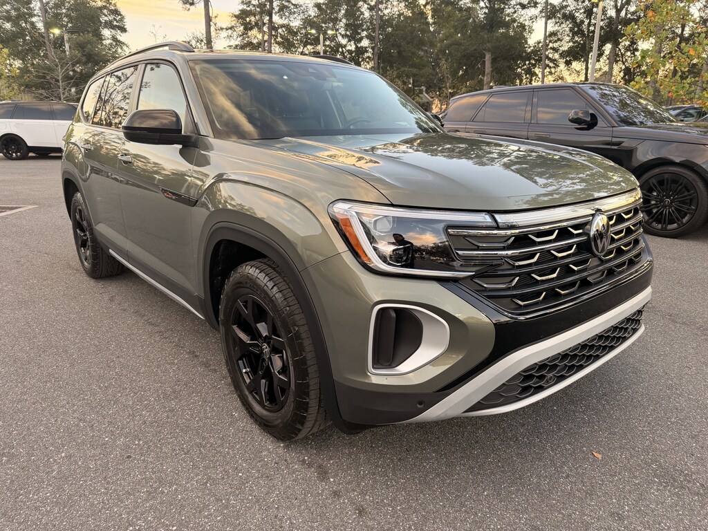 Used 2025 Volkswagen Atlas 2.0T Peak Edition SUV