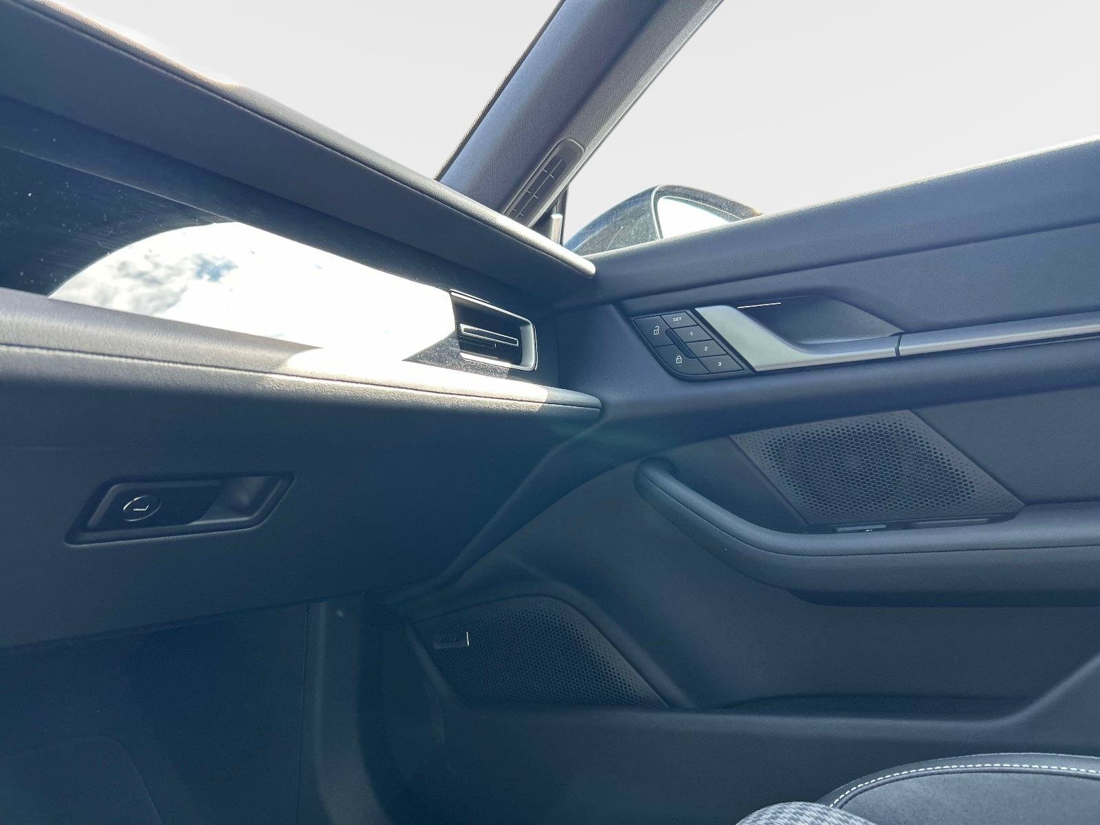 2025 Porsche Taycan Base - Photo 15