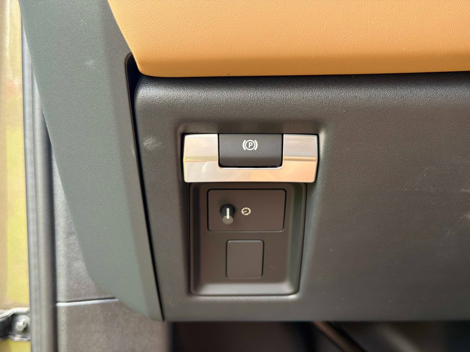 2026 Land Rover Defender S - Photo 29
