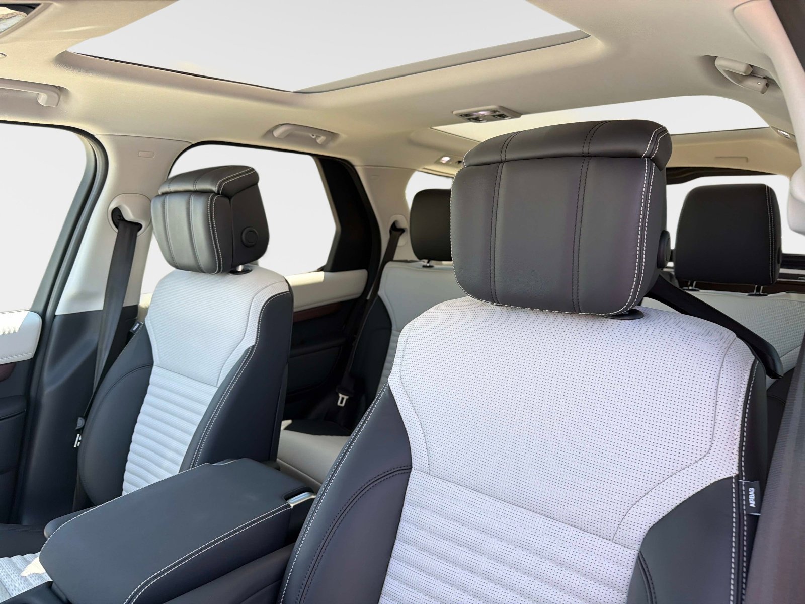 2026 Land Rover Discovery Dynamic SE - Photo 20
