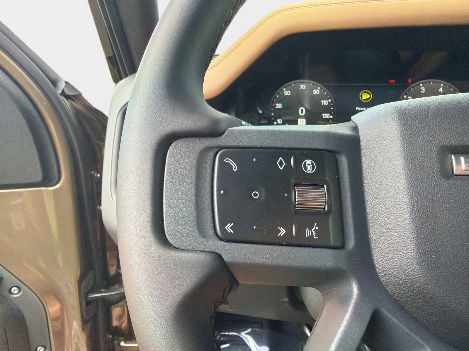 2026 Land Rover Defender S - Photo 28