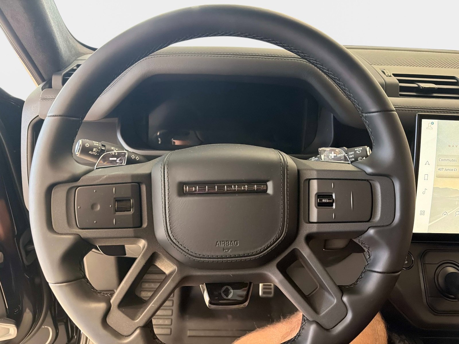 2026 Land Rover Defender OCTA Black - Photo 24