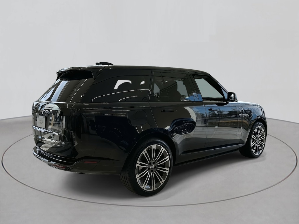 New 2025 Land Rover Range Rover SE P400 SE SWB