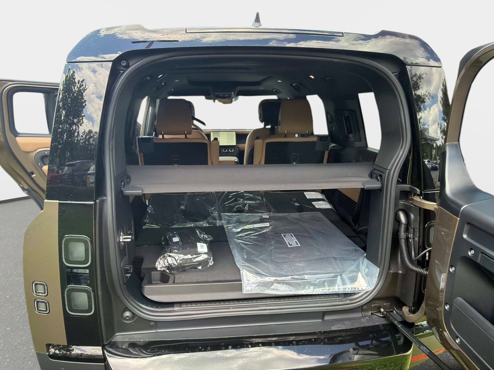 2026 Land Rover Defender S - Photo 11