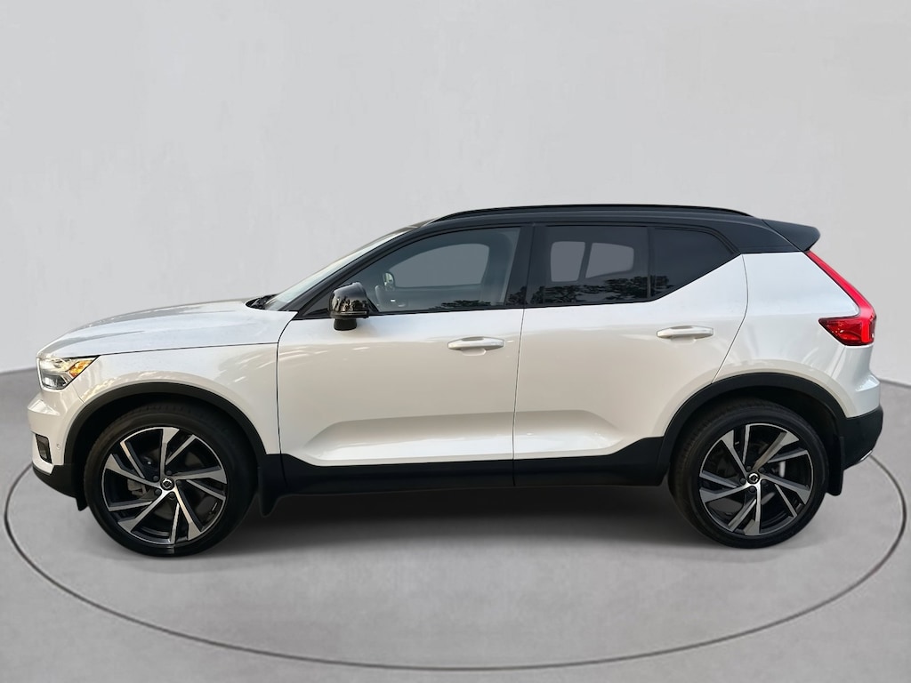 Used 2019 Volvo XC40 T5 R-Design SUV