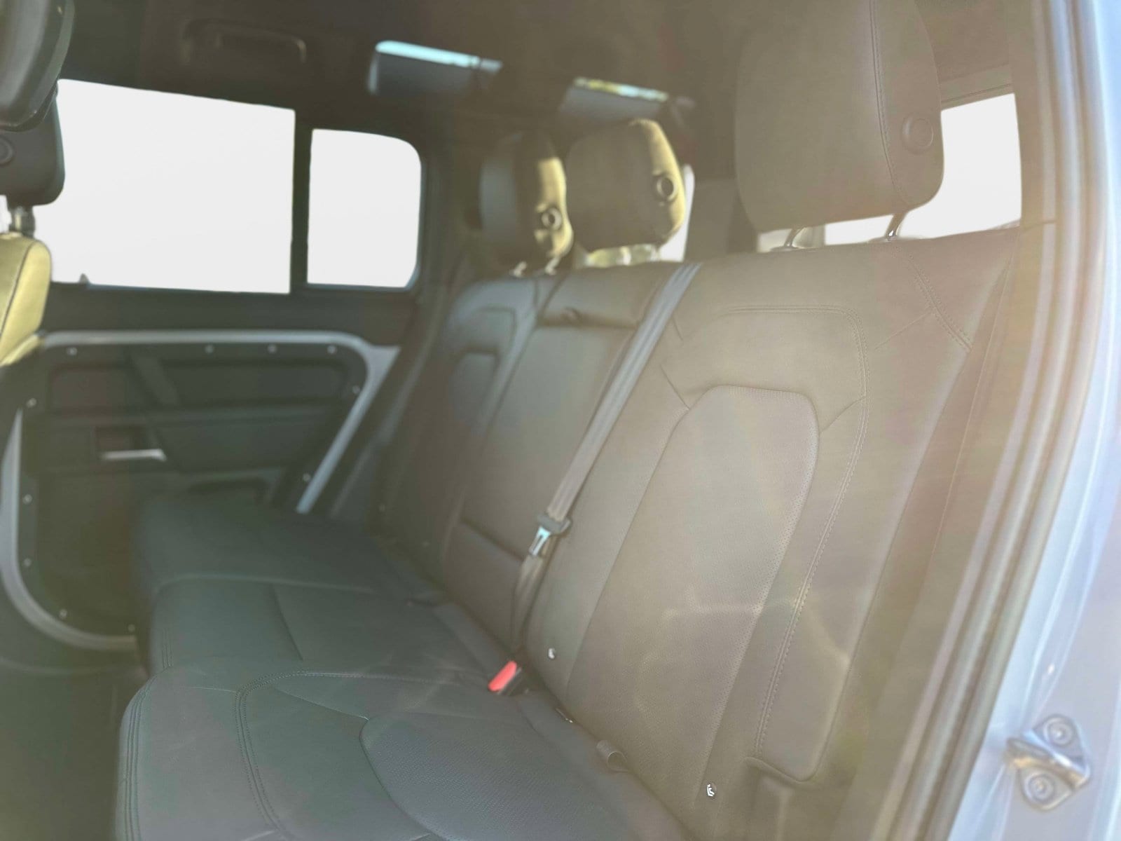 2026 Land Rover Defender X-Dynamic SE - Photo 9