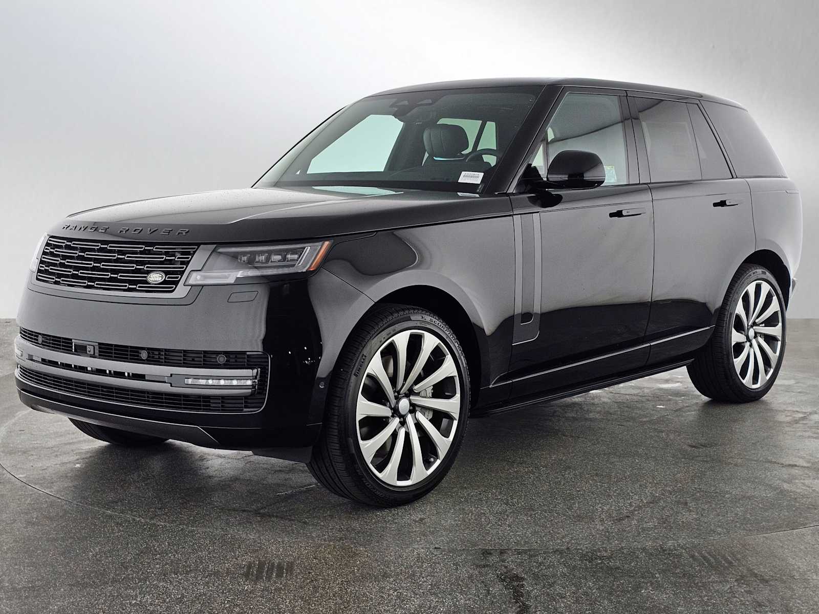 2025 Land Rover Range Rover SE's photo