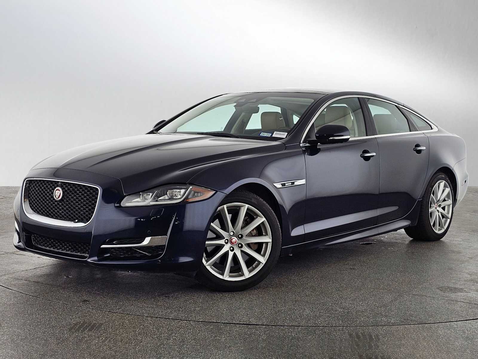 2019 Jaguar XJ R-Sport