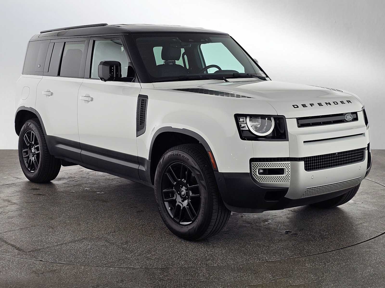 2023 Land Rover Defender S photo 6