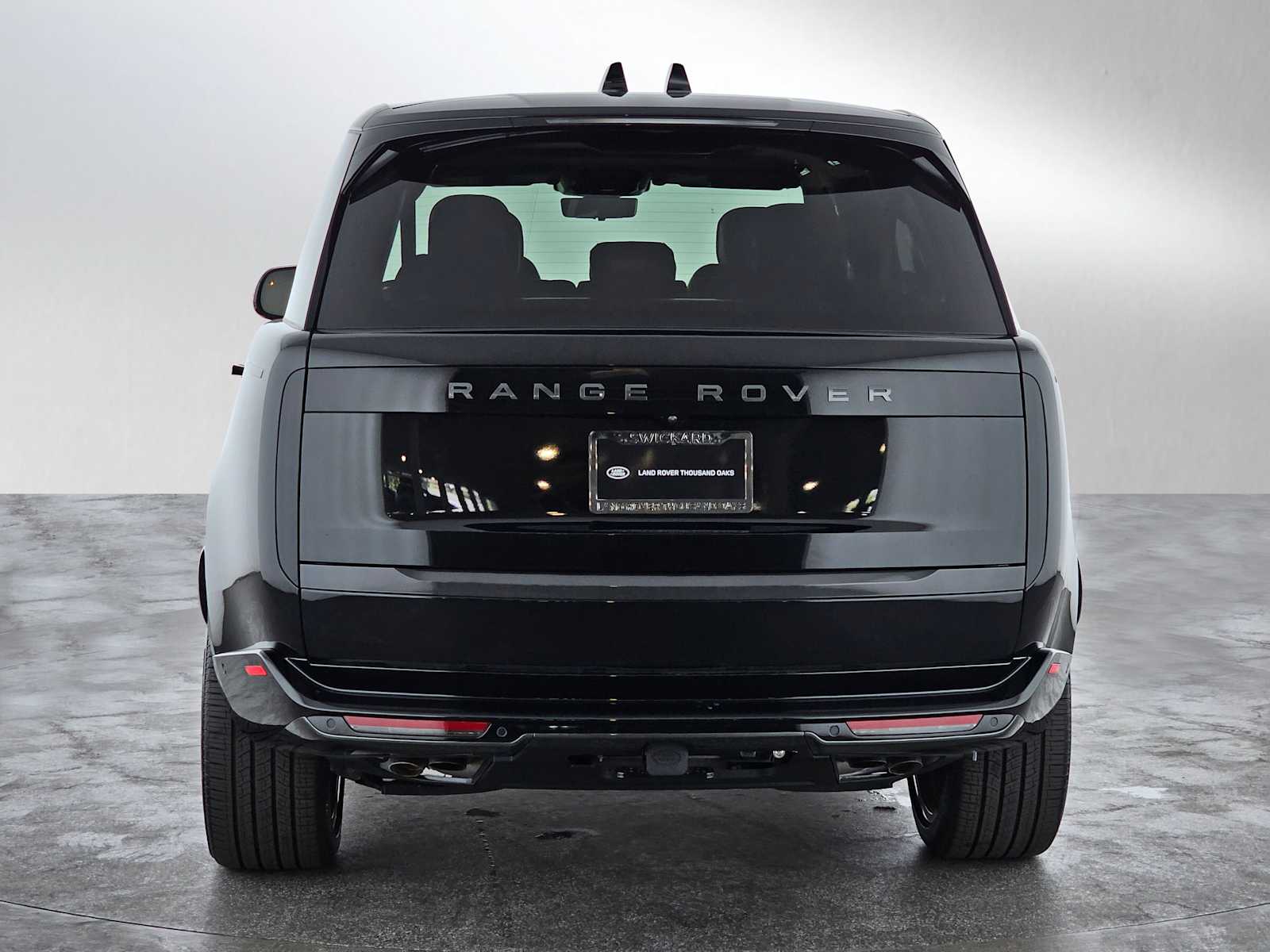 2025 Land Rover Range Rover SE photo 4