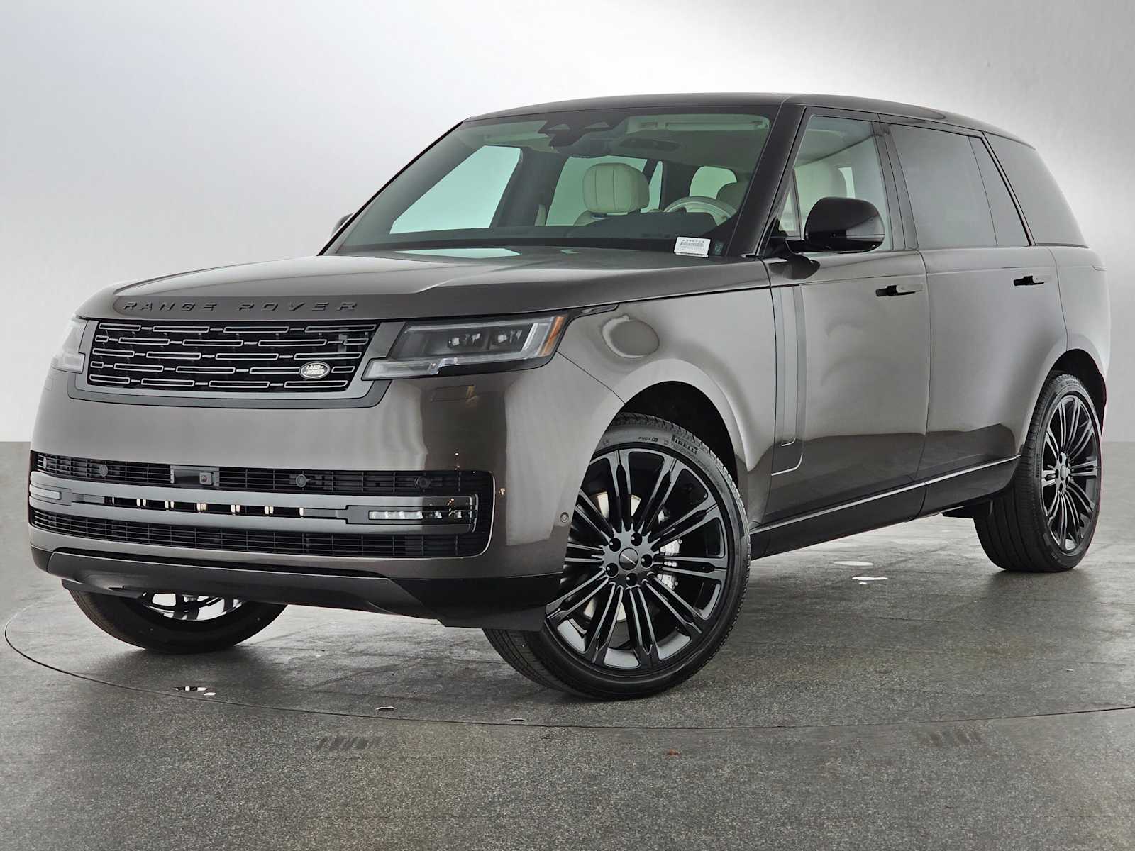 2026 Land Rover Range Rover SE's photo