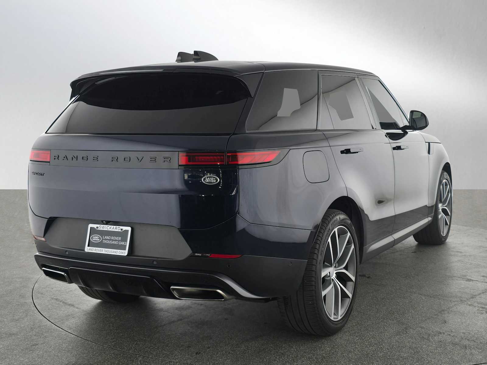 2023 Land Rover Range Rover Sport SE photo 3