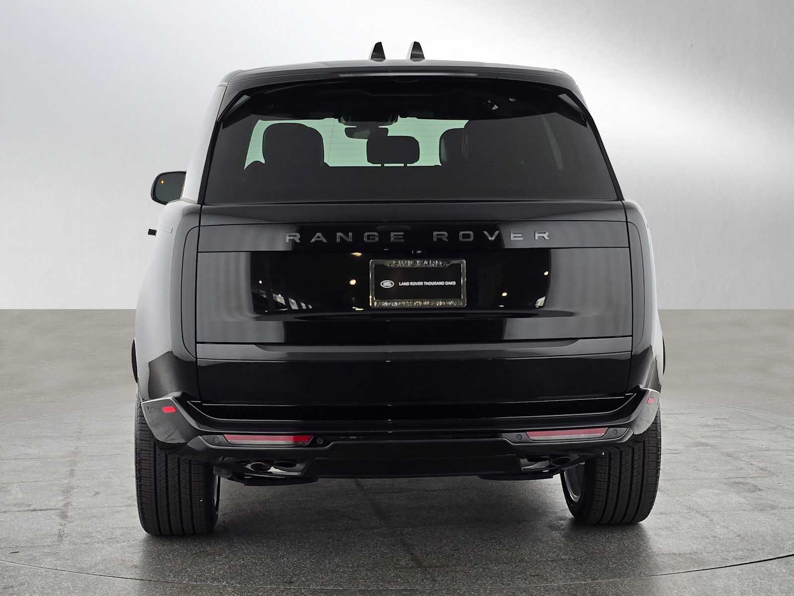 2025 Land Rover Range Rover SE photo 4