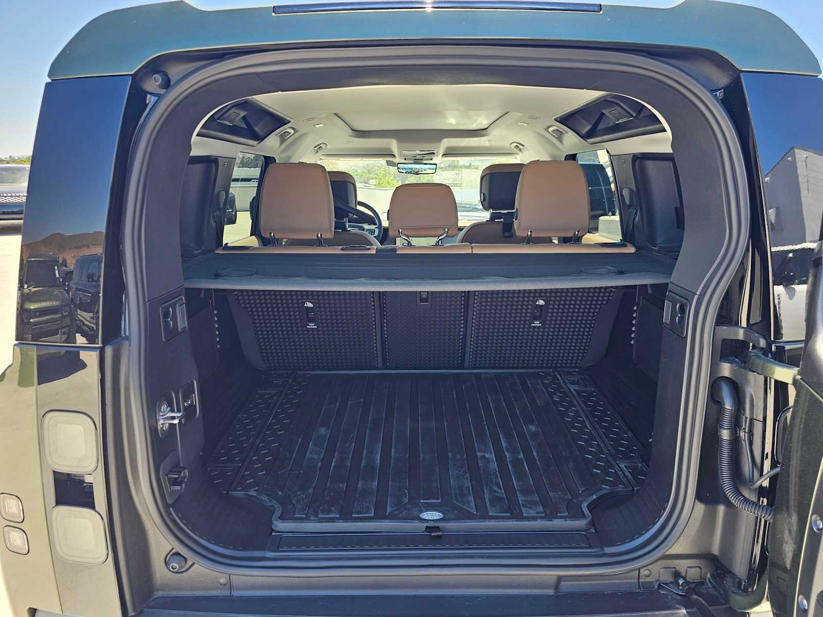 2026 Land Rover Defender S - Photo 14