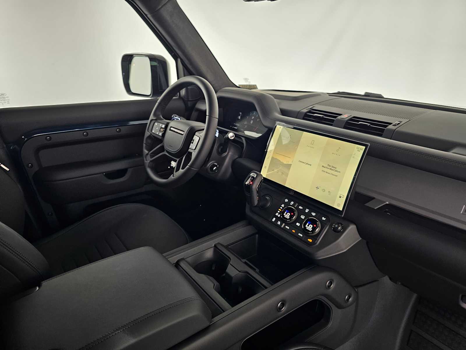 2026 Land Rover Defender OCTA - Photo 11