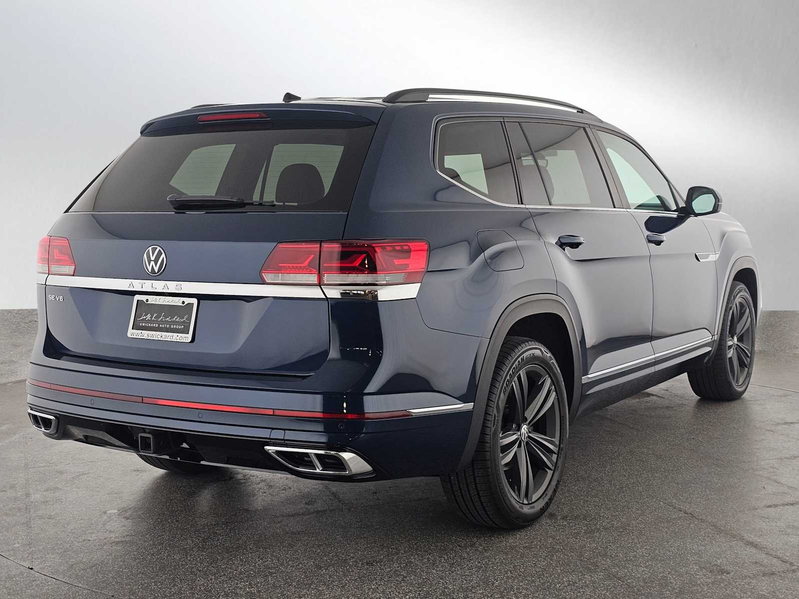 2021 Volkswagen Atlas V6 SE Technology R-Line photo 3