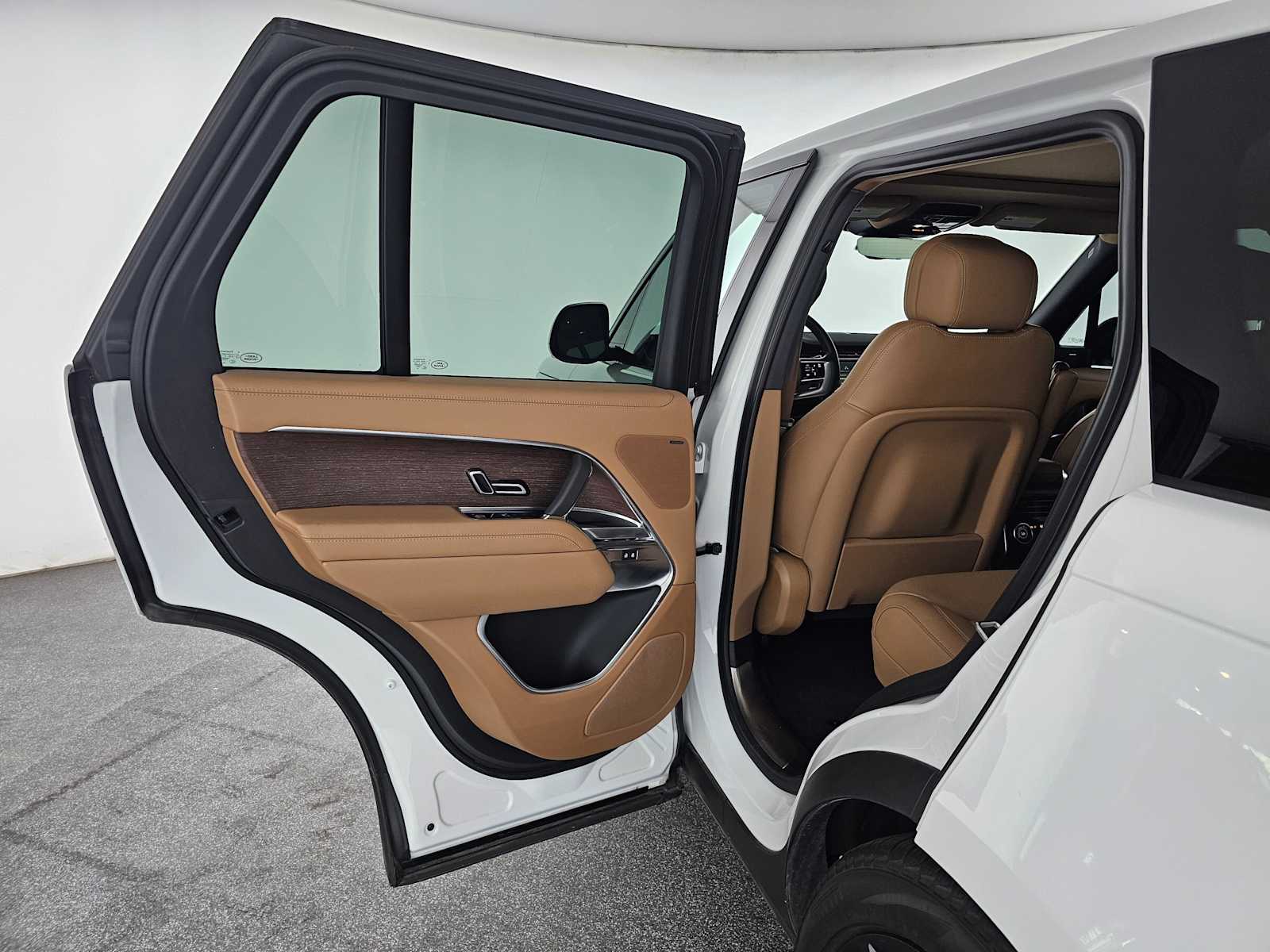 2023 Land Rover Range Rover SE - Photo 15
