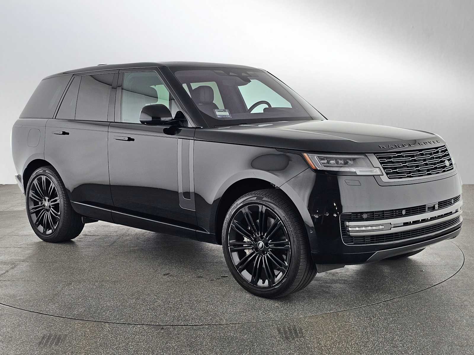 2023 Land Rover Range Rover SE photo 6