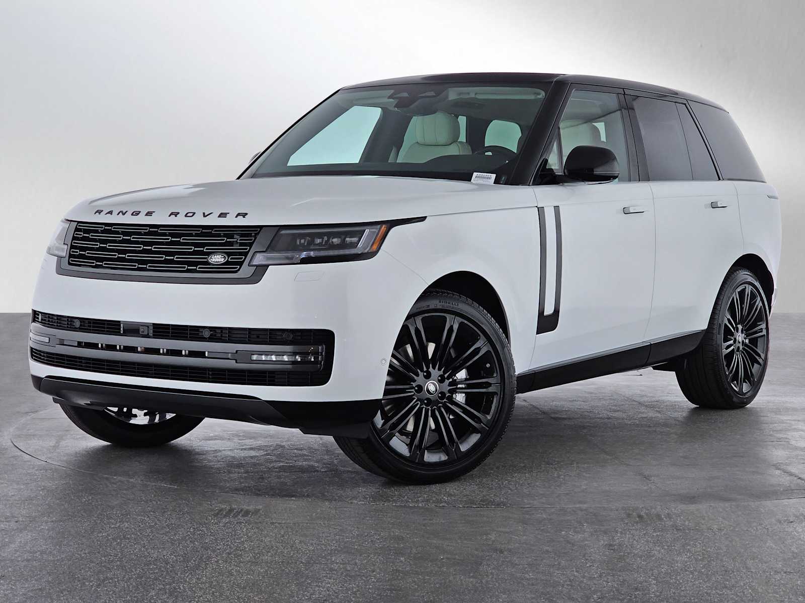 2025 Land Rover Range Rover SE's photo