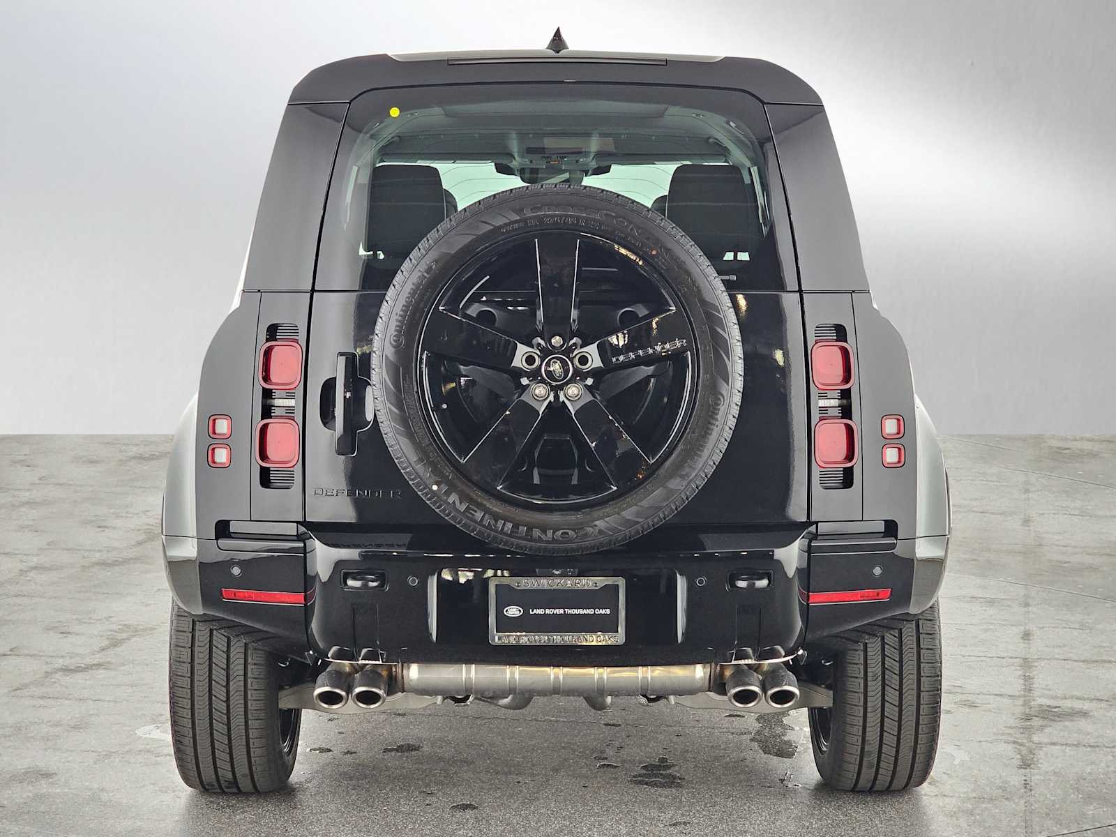 2025 Land Rover Defender 110 X-Dynamic SE photo 4