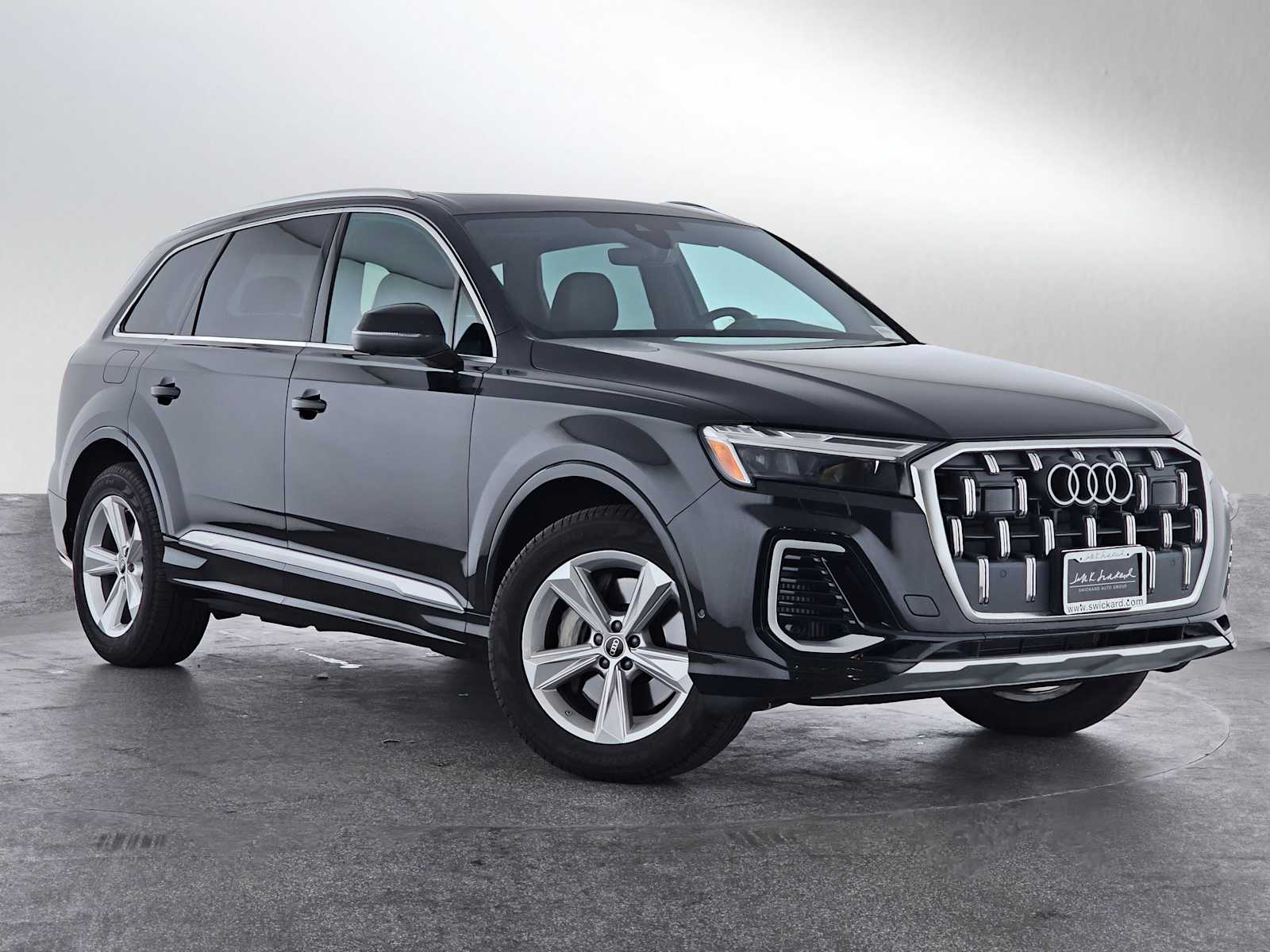 2025 Audi Q7 Premium's photo