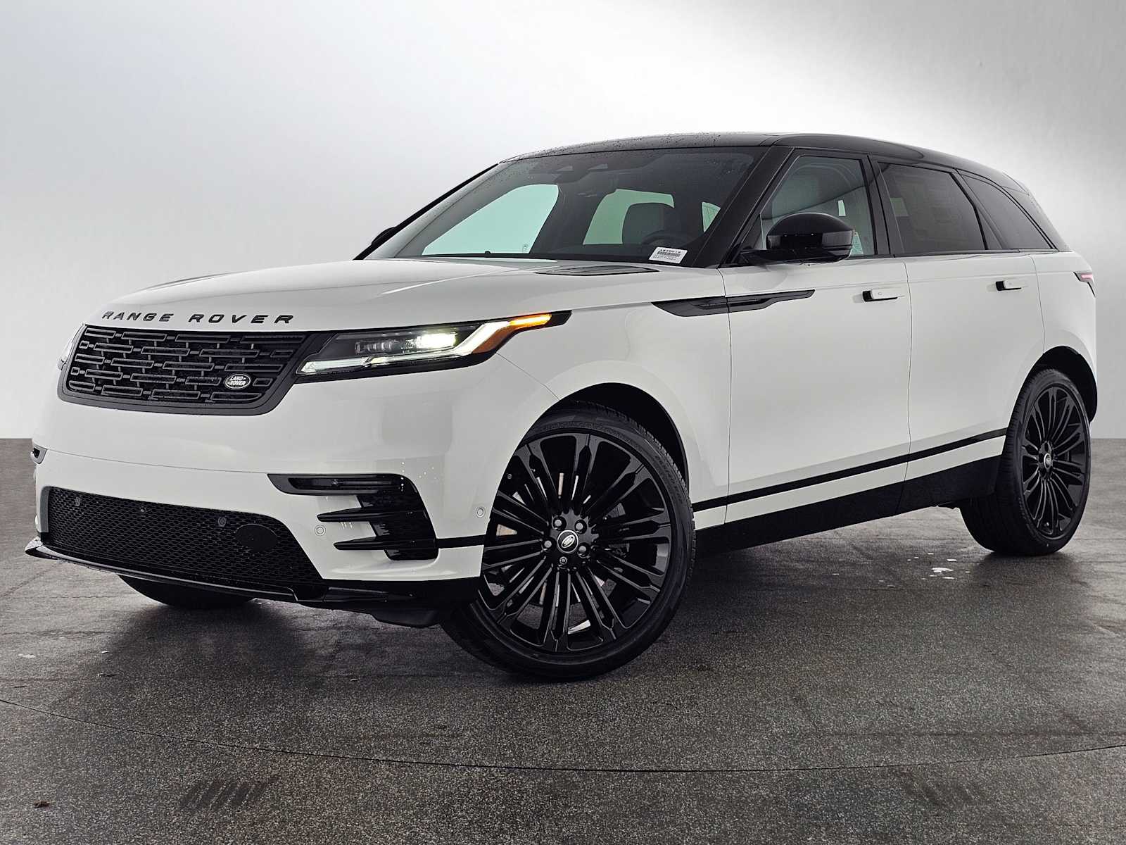 2026 Land Rover Range Rover Velar Dynamic SE's photo