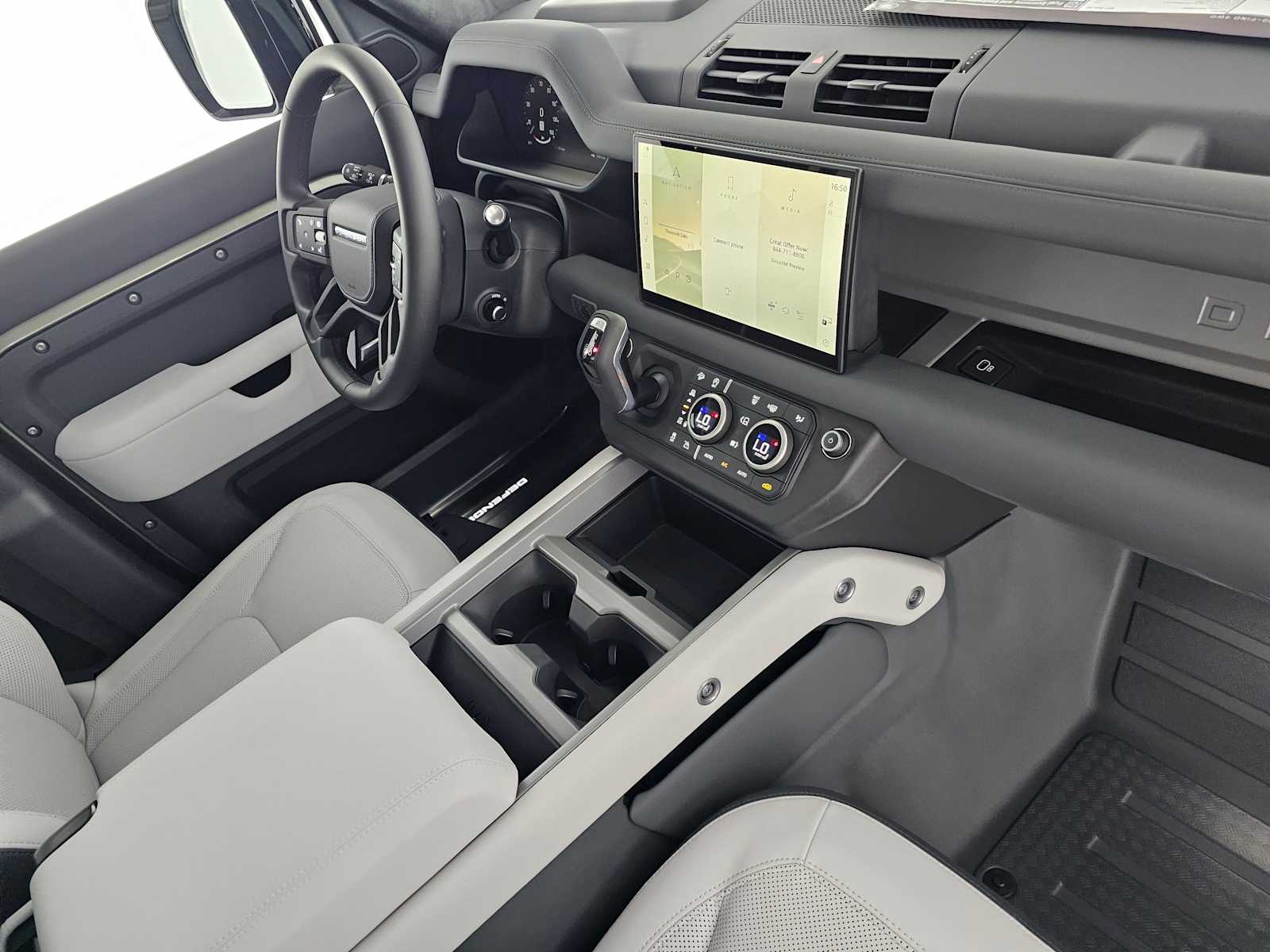 2025 Land Rover Defender X - Photo 3
