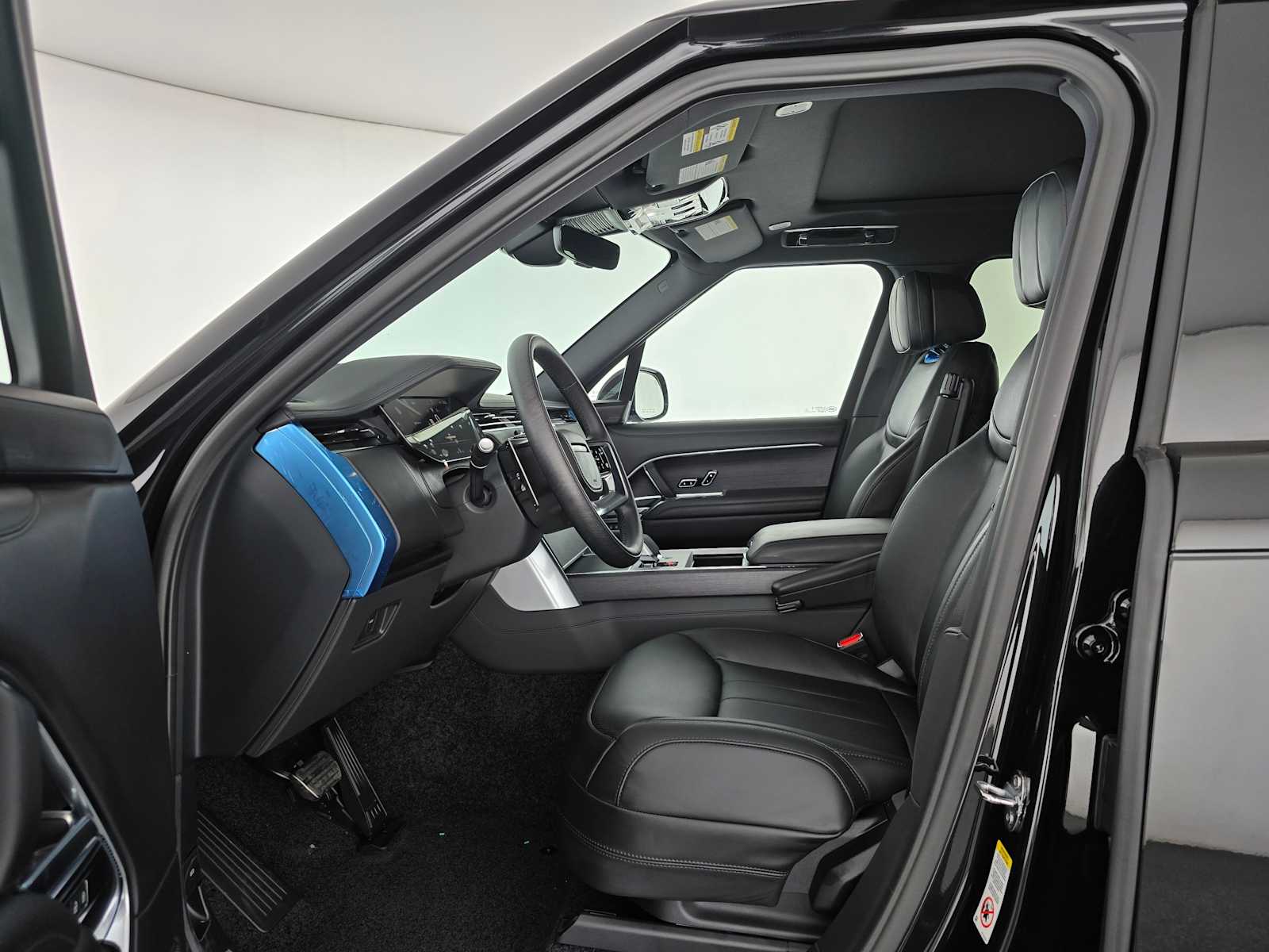 2025 Land Rover Range Rover SE - Photo 21