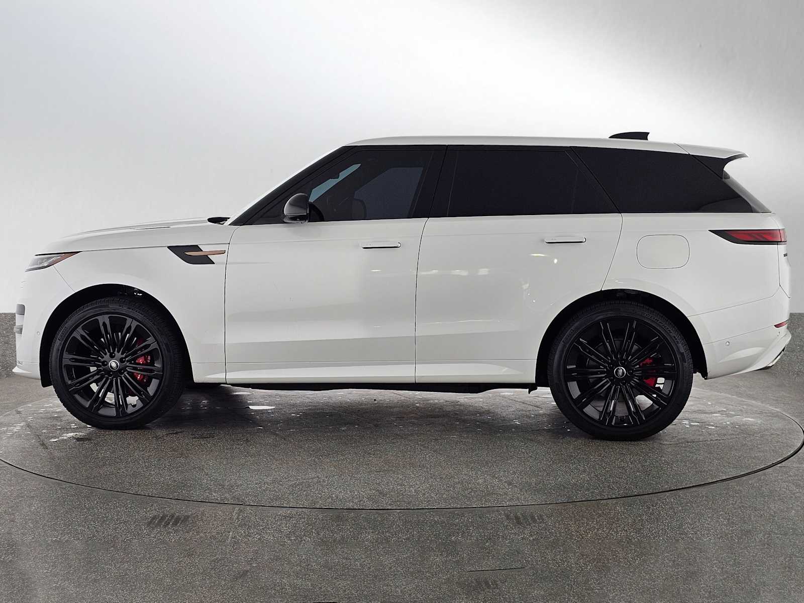 Used 2025 Land Rover Range Rover Sport Dynamic SE with VIN SAL1L9E47SA464923 for sale in Thousand Oaks, CA