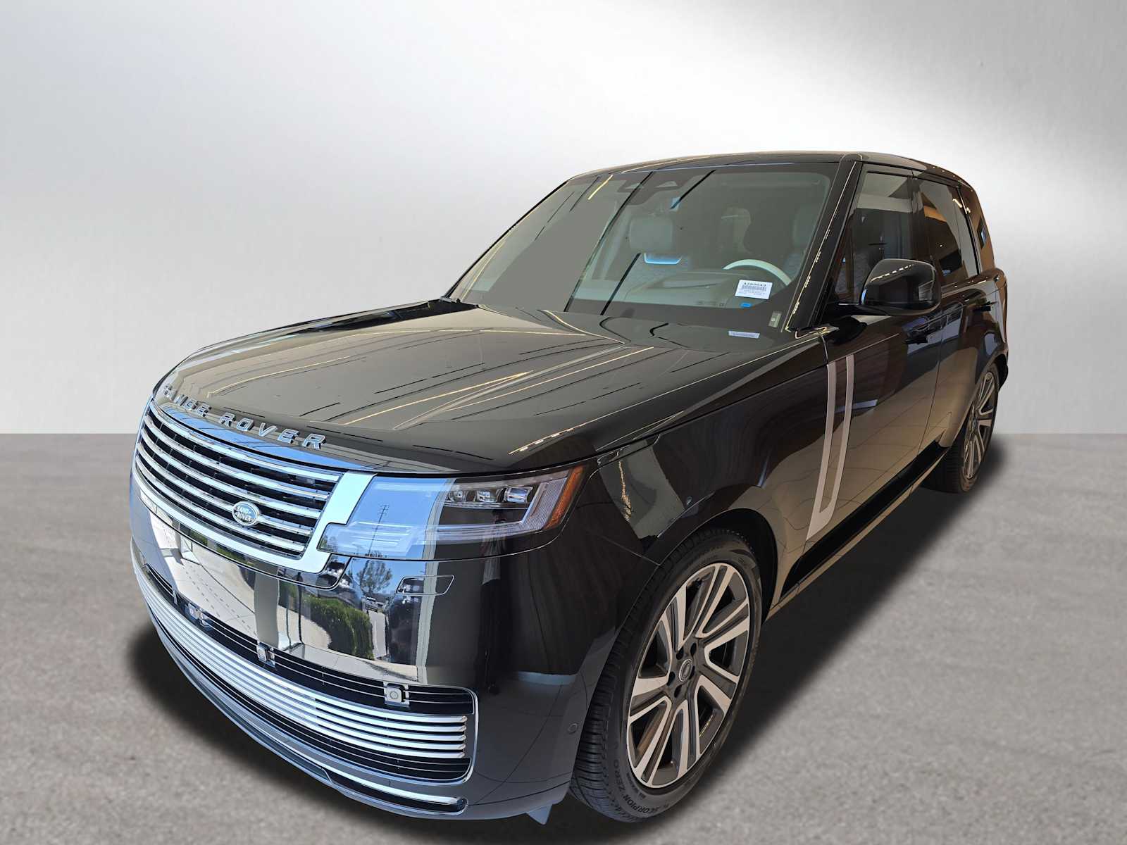 2025 Land Rover Range Rover SV's photo