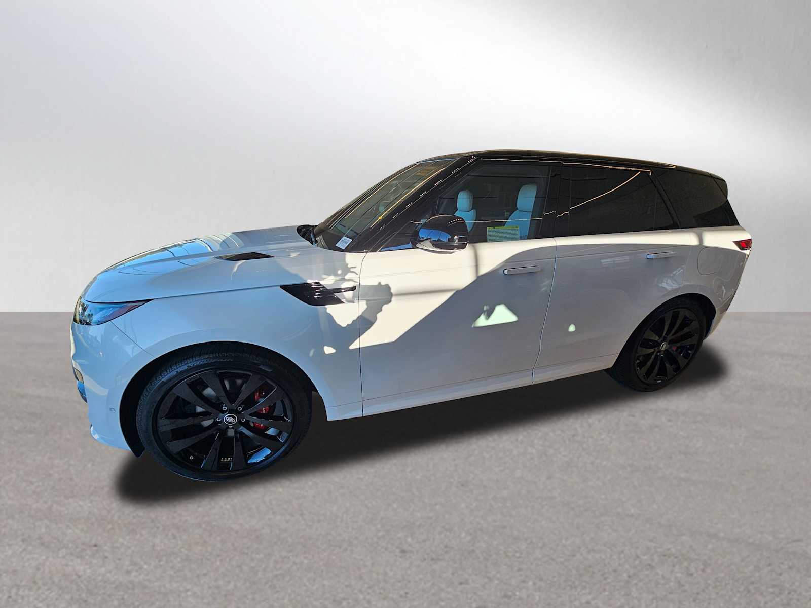2025 Land Rover Range Rover Sport SE photo 2
