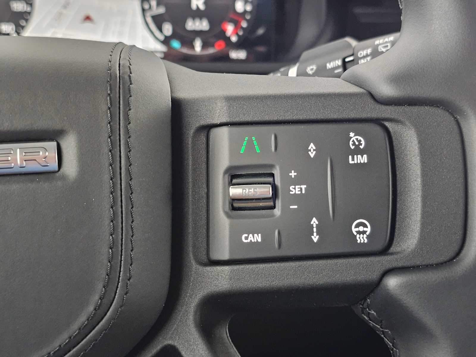 2025 Land Rover Defender X - Photo 28