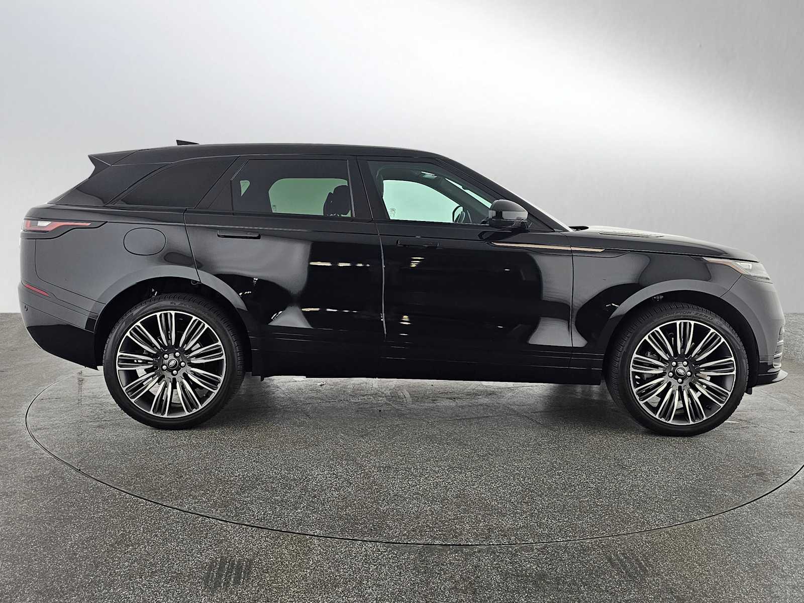 2023 Land Rover Range Rover Velar R-Dynamic S photo 2
