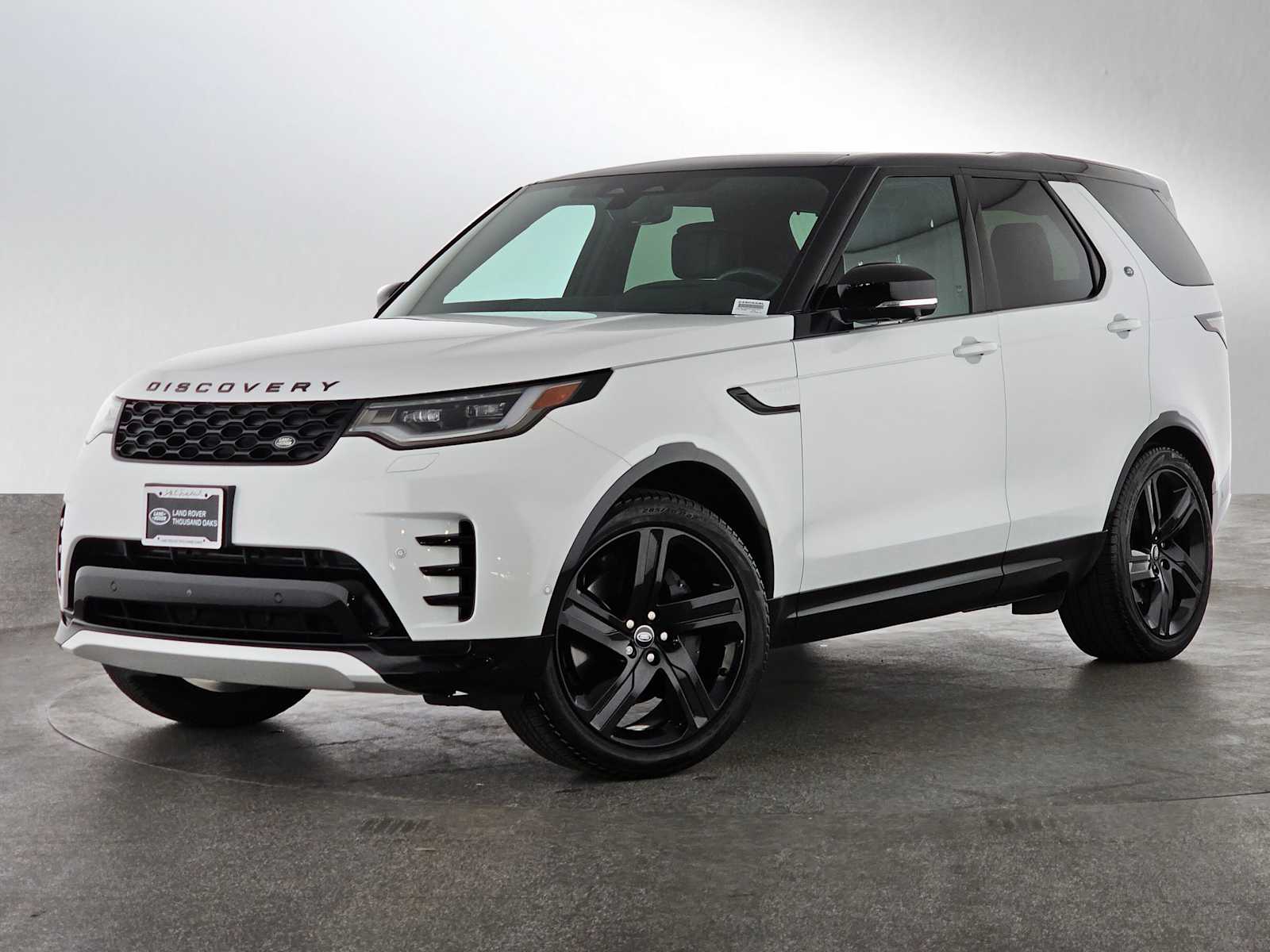 2024 Land Rover Discovery Dynamic SE's photo
