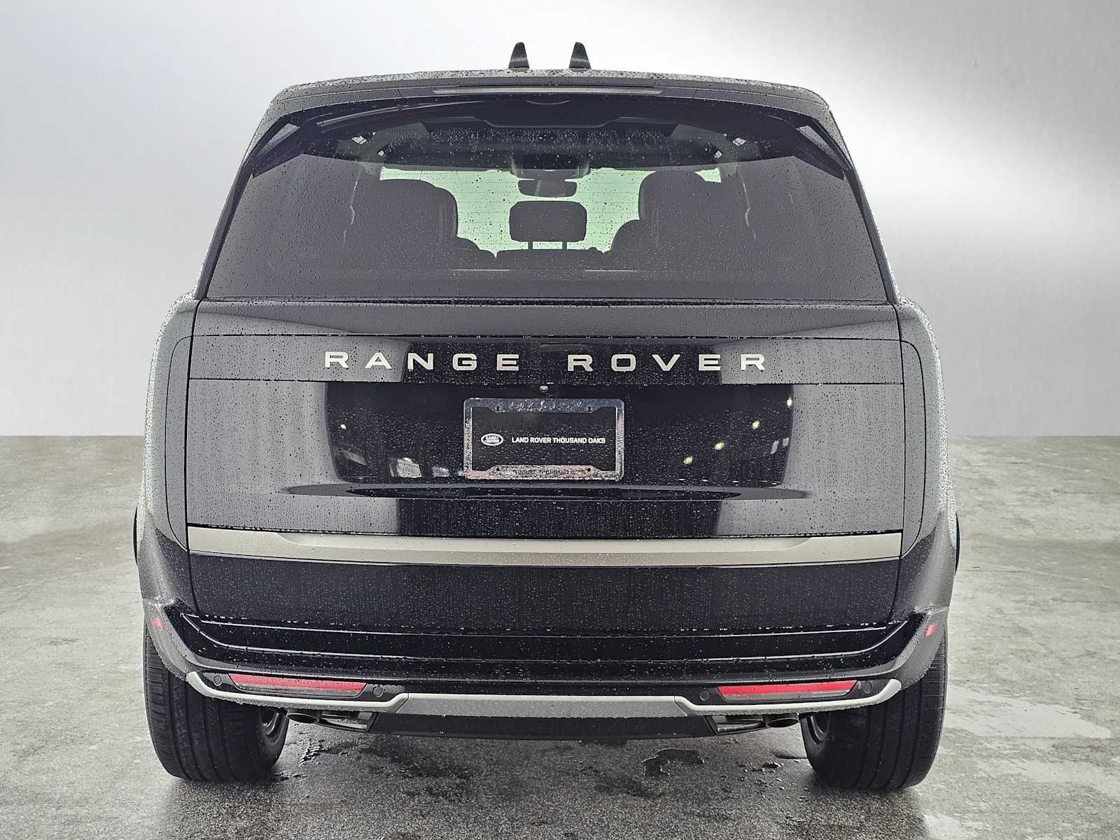 2025 Land Rover Range Rover SE photo 4