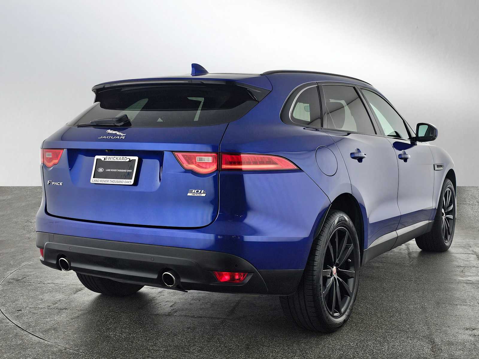 2019 Jaguar F-PACE Prestige photo 2