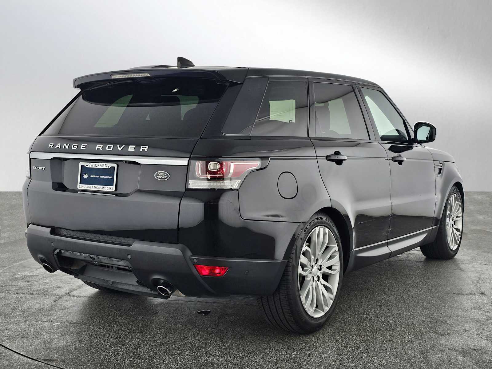 2017 Land Rover Range Rover Sport SE photo 3